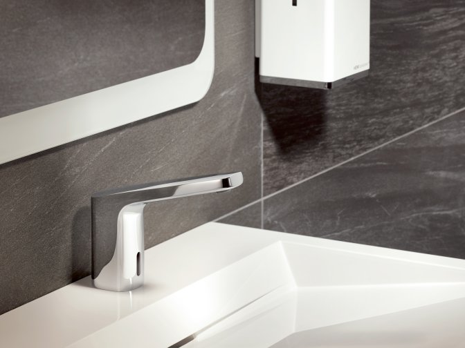 Taps with Sensoric on the washbasin
